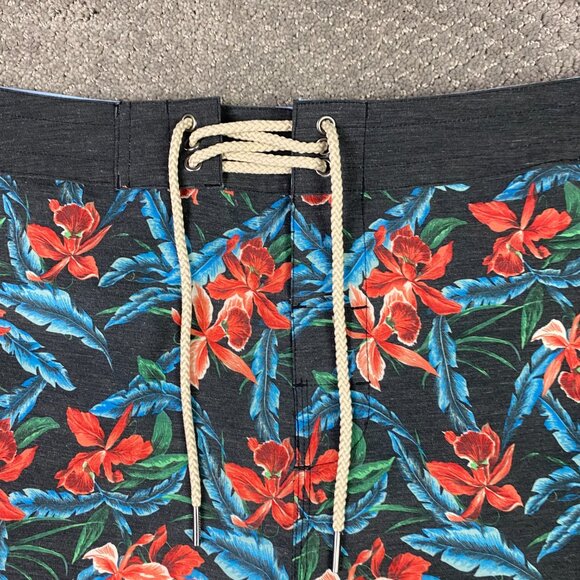 Fair Harbor The Nautilus Board Shorts Men's 38 Floral Tropical Swim Trunks - Picture 3 of 13